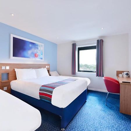 Travelodge London Richmond Central Buitenkant foto
