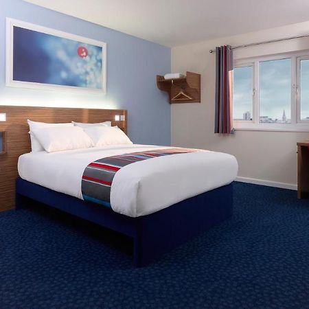 Travelodge London Richmond Central Buitenkant foto