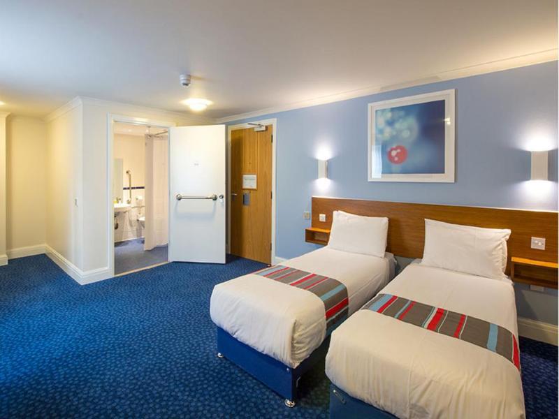Travelodge London Richmond Central Buitenkant foto
